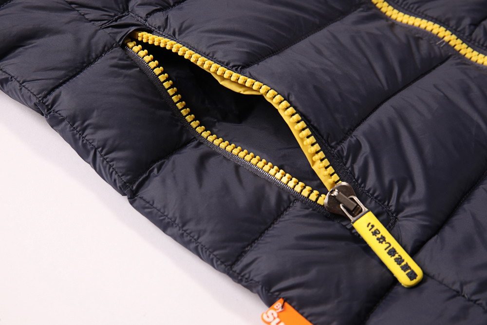 HT-EQ-MJ226-1款羽絨馬甲細(xì)節(jié)展示 HT-EQ-MJ226-1款羽絨馬甲細(xì)節(jié)展示