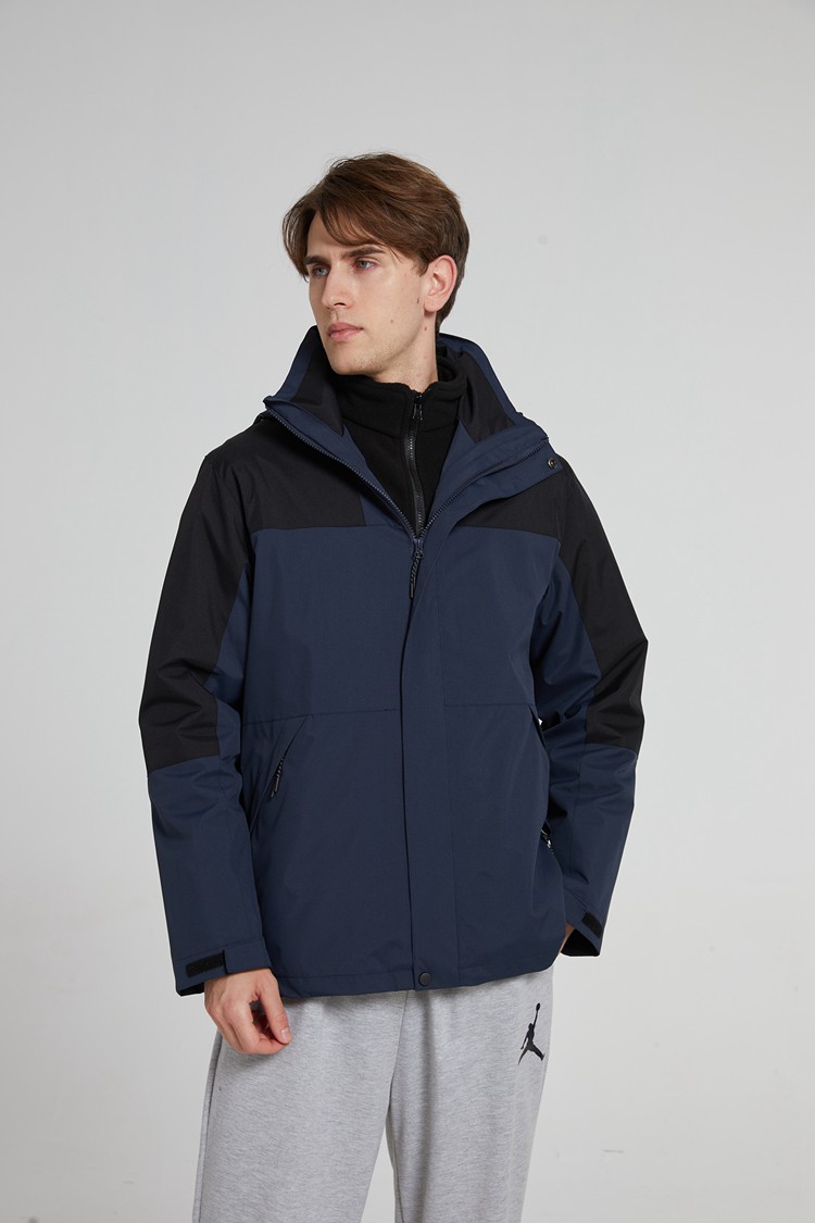 男款沖鋒衣模特上身效果圖 男款沖鋒衣模特上身效果圖