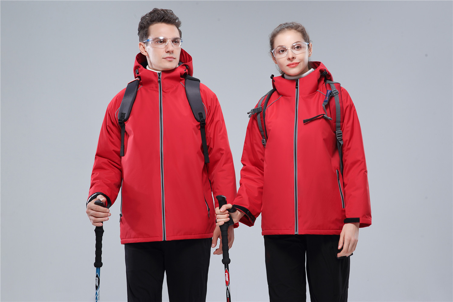 壓條反光一體沖鋒衣模特上身展示效果圖 壓條反光一體沖鋒衣模特上身展示效果圖